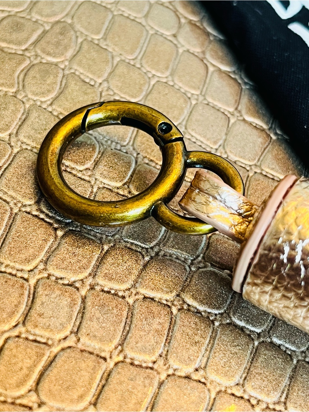 Kurt Geiger Metallic Pink Bottle Bag Charm w/Gold Hardware & Dustbag (Like New) - Picture 10 of 10